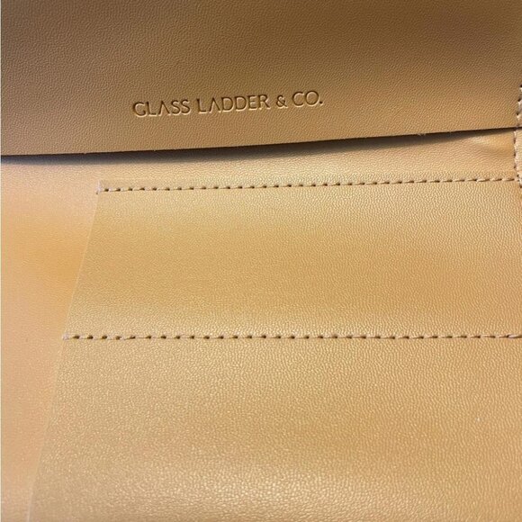 Glass Ladder & Co Tech Organizer - Picture 8 of 9